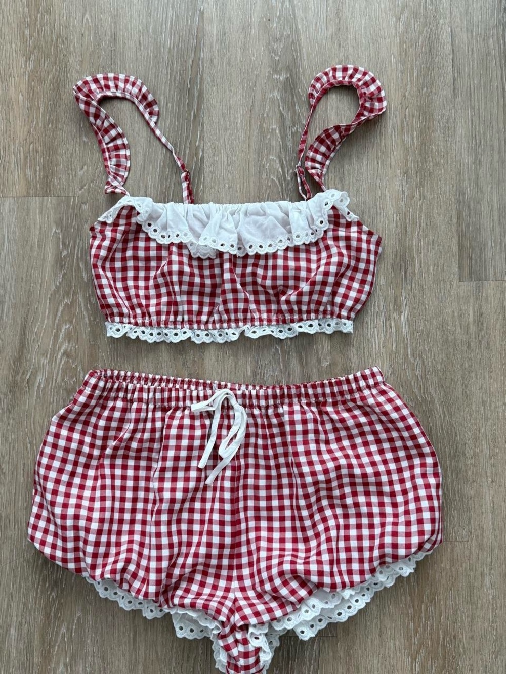 Reformation
Red & white gingham set with white lace trim - Picture 2 of 3
